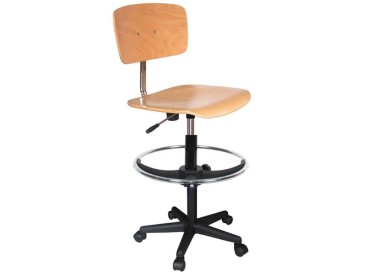 Chaise en bois avec repose pieds