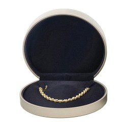 ECRIN CHAMPAGNE / INT. NOIR (COLLIER)