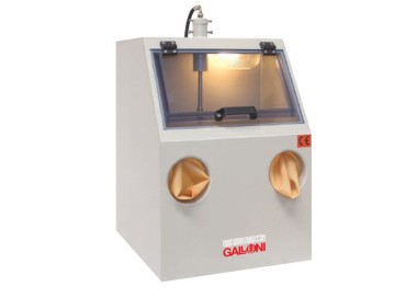 CABINE DE DECOCHAGE (RETRAIT DU REVETEMENT) DE TABLE